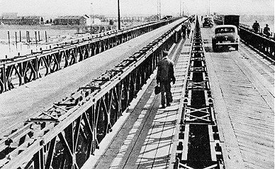 Baileybrug over de Rijn