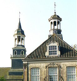 Torentjes van Kerk en Raadhuis (mei 2000)